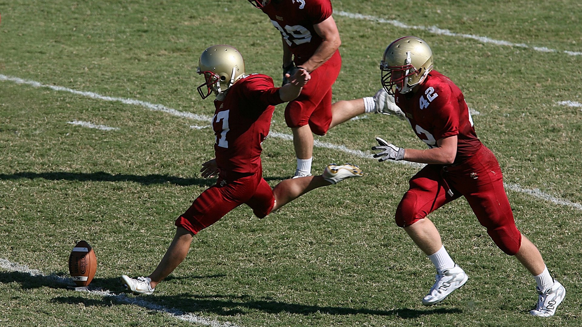 开云体育官网-冰冷公式破解钢铁防线，当穆勒在年度焦点战接管比赛，他让精密足球回归人性