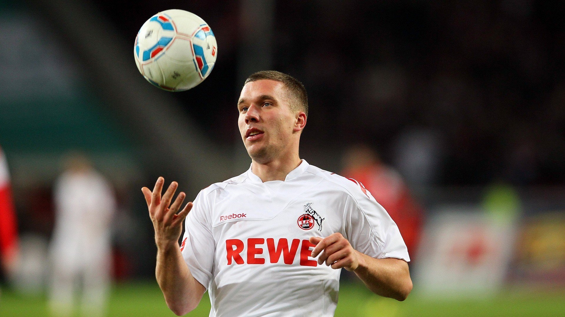 开云体育入口-当天赋成为武器，维尼修斯在巴黎雨夜中加冕，欧冠决赛终归巴西舞者